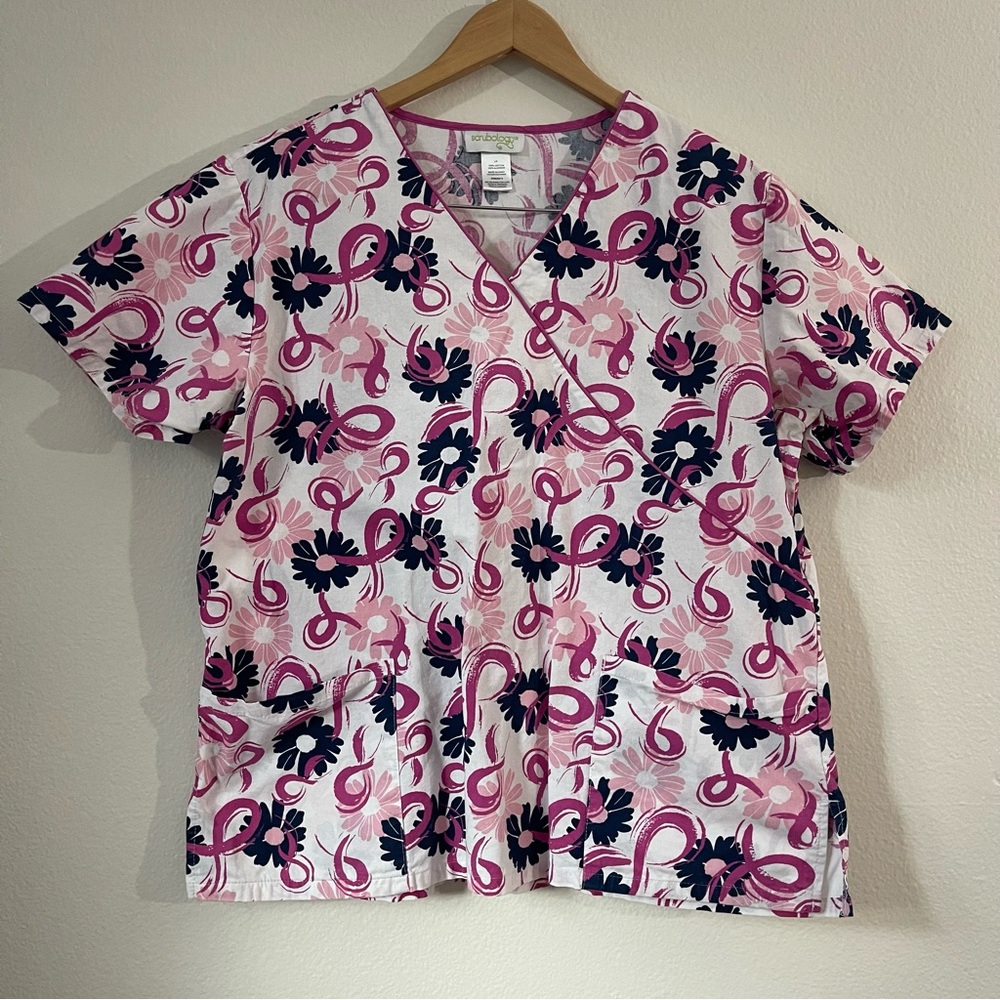 Scrubology Women’s Flower and Pink Ribbon Scrub Top Size Large